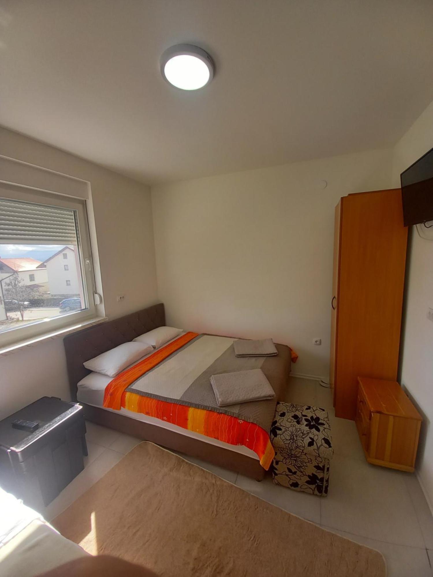 Apartmani Herceg Gacko エクステリア 写真